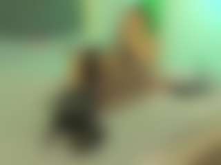 Live cam show with VeraWatts - Public MILF on Fit Hotties