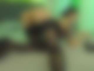 VeraWatts, modelo webcam MILF transmitiendo en vivo