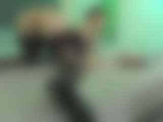 Live cam show with VeraWatts - Solo on xDating