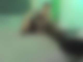 Live cam show with VeraWatts - Brown Hair MILF on xDating