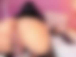 Live cam show with Daniela angelina - Black Hair on Camsoda