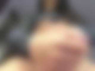 Lovelymia18's Live Sex Cam Show