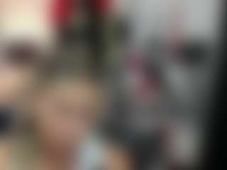Live cam show with luxCrystal - Blonde Hair MILF on Livezox
