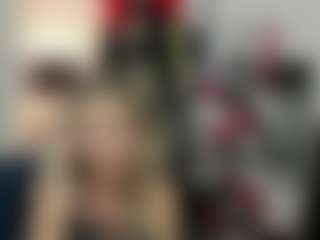Live cam show with luxCrystal - Living Room on https://playwithruby.com