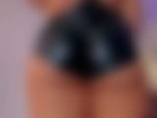 Live cam show with eva_rain - Oil on WildCum