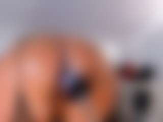 Live cam show with KarlaHartley - Pleasure on Milf Play