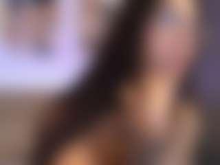 Live cam show with mia_saenz3 - Petite on Milf Play