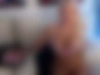 Live cam show with Emma Gray - Gamer on Pornisteam.com