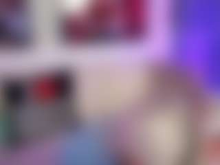 Live cam show with Emma Gray - Gamer Lovense on Camiplay Live