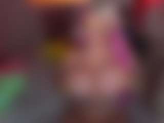 Live cam show with Emma Gray - Blondie on CamSodaAdn