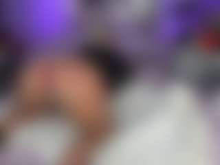 Live cam show with Emma Gray - Spoiled on madthumbs