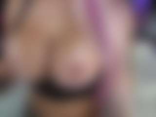 Live cam show with Emma Gray - Blondie on livesuperchat.net