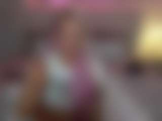 Live cam show with Emma Gray - Spoiled on xDating