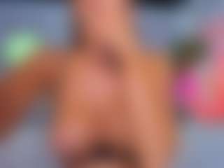 DanieleAida MILF webcam performer live streaming