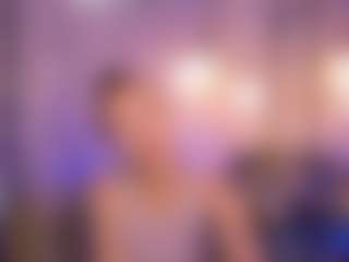 Live cam show with AlysiaSun - Barelylegal on xDating