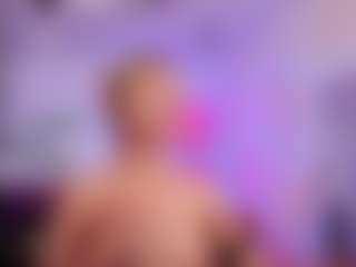 Live cam show with AlysiaSun - Nails on Camsoda