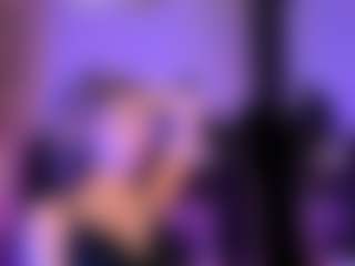 Live cam show with AlysiaSun - Nails on Camsoda