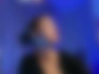 Live cam show with AlysiaSun - Nails on Milfs Live