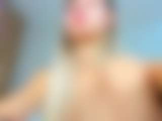 Live cam show with Donna - Upskirt on hrnylive.com