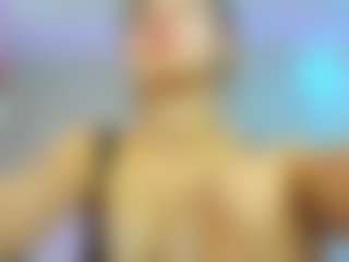 Live cam show with Donna - Small Ass on Camsoda