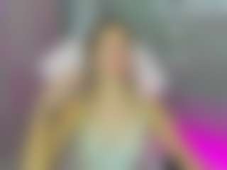 Live cam show with Donna - Blonde Hair Petite on CamwithHer