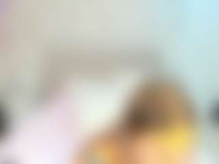 Live cam show with Donna - Brown Eyes Blonde Hair on Camming Site