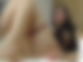 emmma-1 MILF webcam performer live streaming