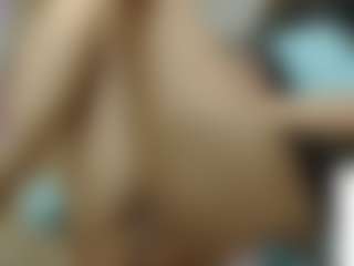 Live cam show with emmma-1 - Middle Aged on Lustler