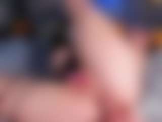 Live cam show with Jess-Lui - Green Eyes on Camming Site