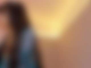 Live cam show with L U I S A H - Facial on Camming Site