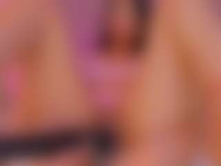 Live cam show with L U I S A H - Bikini on Dolls Live
