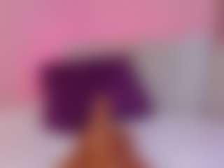 Live cam show with L U I S A H - Living Room on TeamSkeetLive
