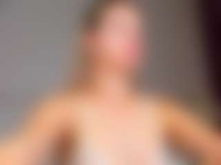 Live cam show with Er1ka - Blonde Hair Amateur on TeamSkeetLive