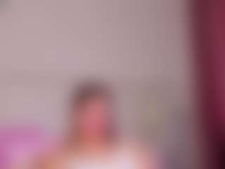 Live cam show with Er1ka - Solo on Camsoda