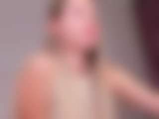 Live cam show with Er1ka - Spank Blonde Hair on Camsoda
