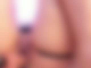 Live cam show with Samanta-roberts - Normal on Camming Site
