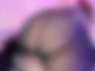 Live cam show with Samanta-roberts - Small Tits on SxyPornLive