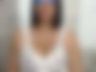 AmbarSofhia's Live Sex Cam Show