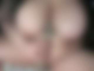 Live cam show with MelanieFawker - Flashing on fapnchat