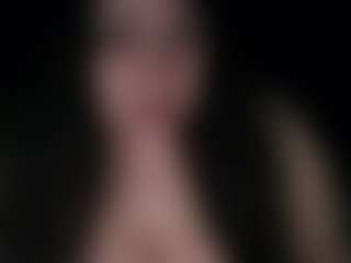 Live cam show with MelanieFawker - Tease on studioflirtlive.com