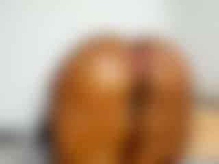Live cam show with Rihanna Abiodun - Twerking on Strip Flash - Live Sex Shows