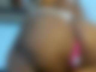 Live cam show with Rihanna Abiodun - Twerking on madthumbs