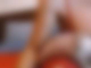 Live cam show with NoraNoir - Pornstar Brown Eyes on Livezox