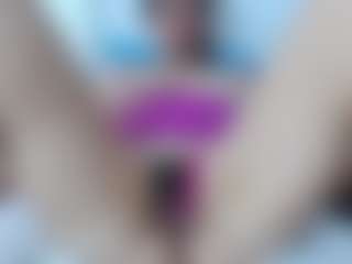 Live cam show with samantrak-love - Big Nipples on friskycurves.com