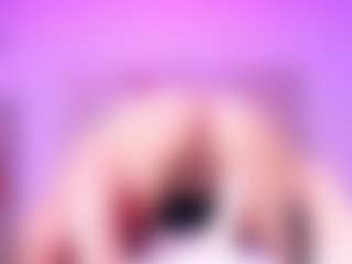 Live cam show with EmmaSwift - Fingering on CamwithHer
