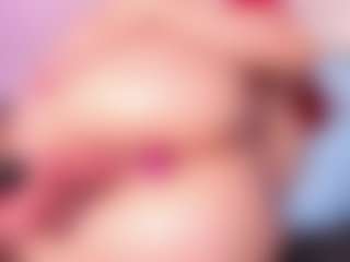 Live cam show with EmmaSwift - Deepthroat on hrnylive.com
