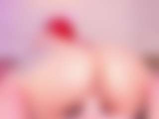 Live cam show with EmmaSwift - Bedroom Teen (18+) on xxxlivecams.org