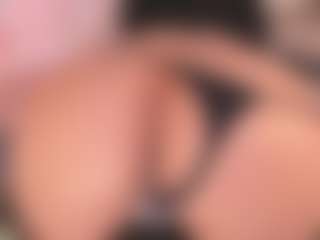 Live cam show with ohyesly - Strapon on Uber Horny