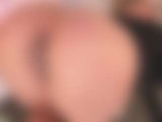 Live cam show with ohyesly - Nipple Piercings on Uber Horny