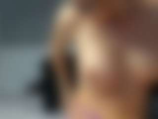 beckyspearss MILF webcam performer live streaming